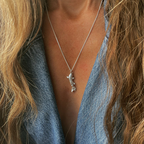 Koi Fish Necklace in silver, 45 cm chain, styled on model – bold koi-inspired statement jewelry from Drifter Collection by Carolinne B, Made in Stockholm