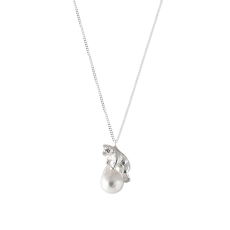 Bear Pearl Necklace, luxury Stockholm jewelry, Scandinavian animal jewelry, handmade by Carolinne B