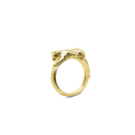 Lioness Ring in gold, handcrafted sculptural animal-inspired statement jewelry – Carolinne B, Made in Stockholm